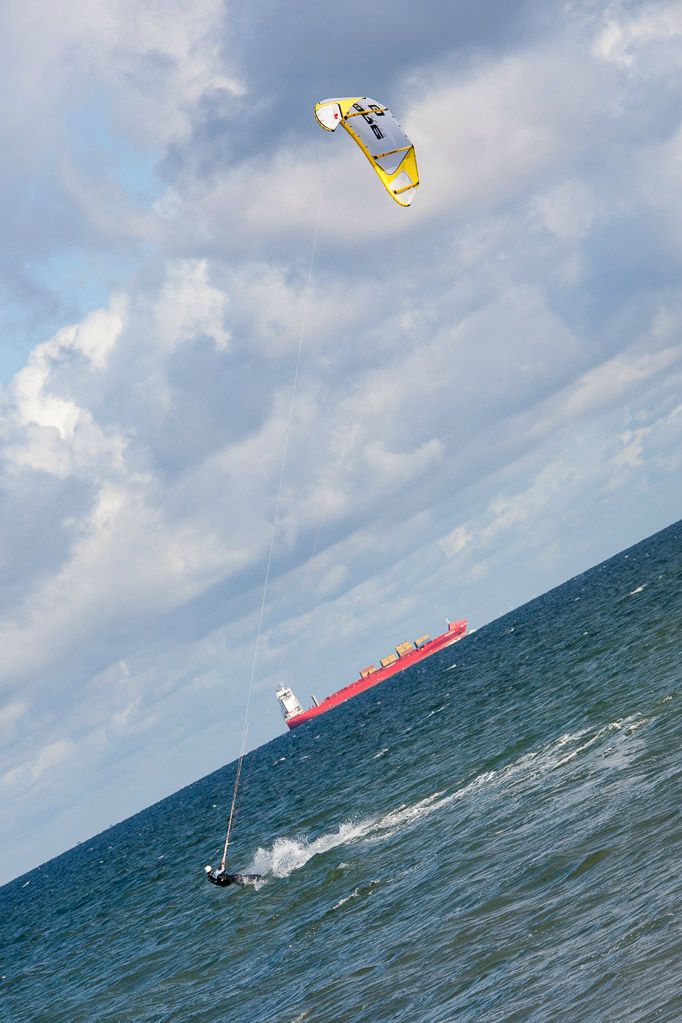 Kitesurfer