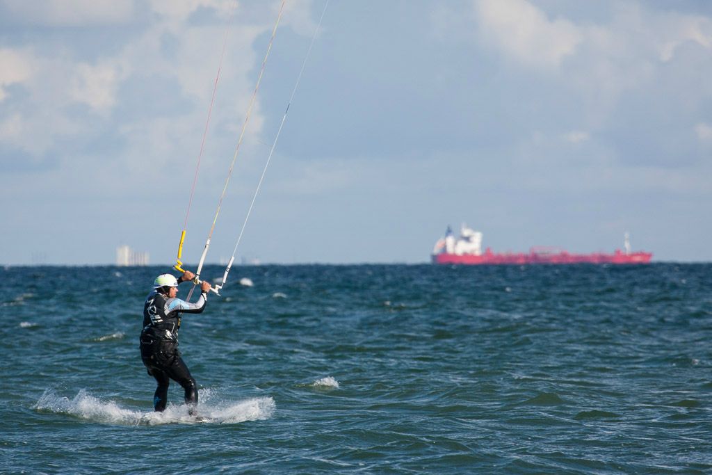 Kitesurfer