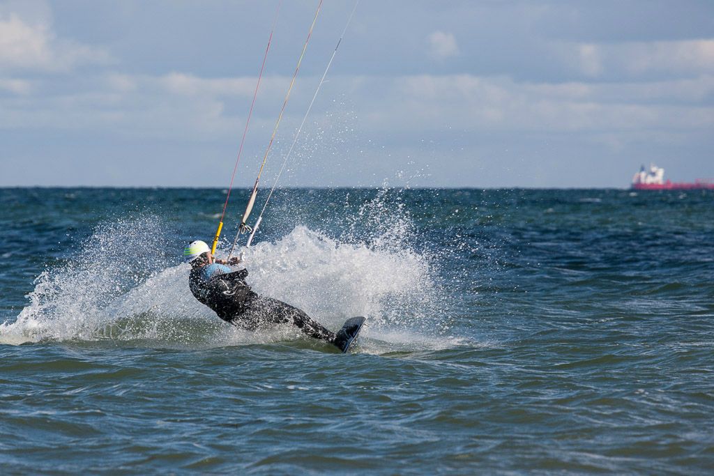 Kitesurfer