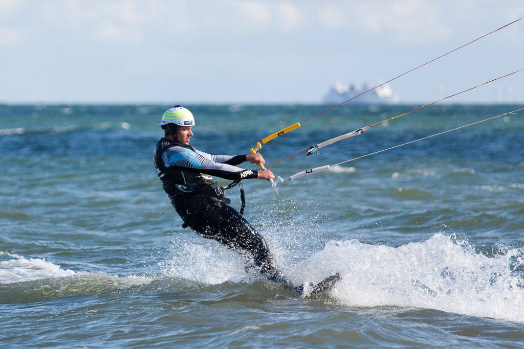 Kitesurfer